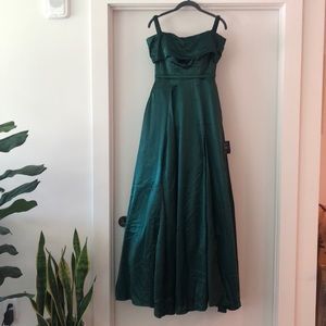 Brand New Hunter Green Lulu’s Dress Size Small